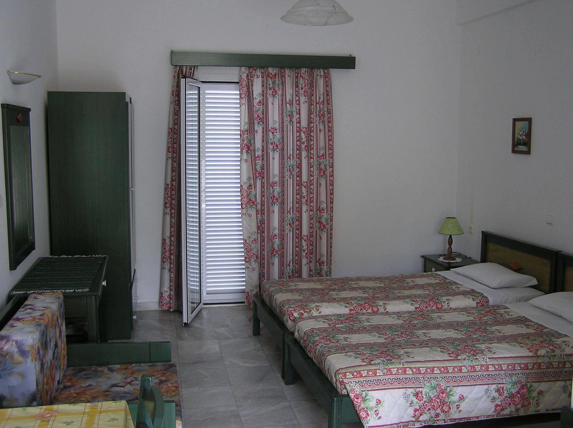Knossos Aparthotel Panormos  ภายนอก รูปภาพ