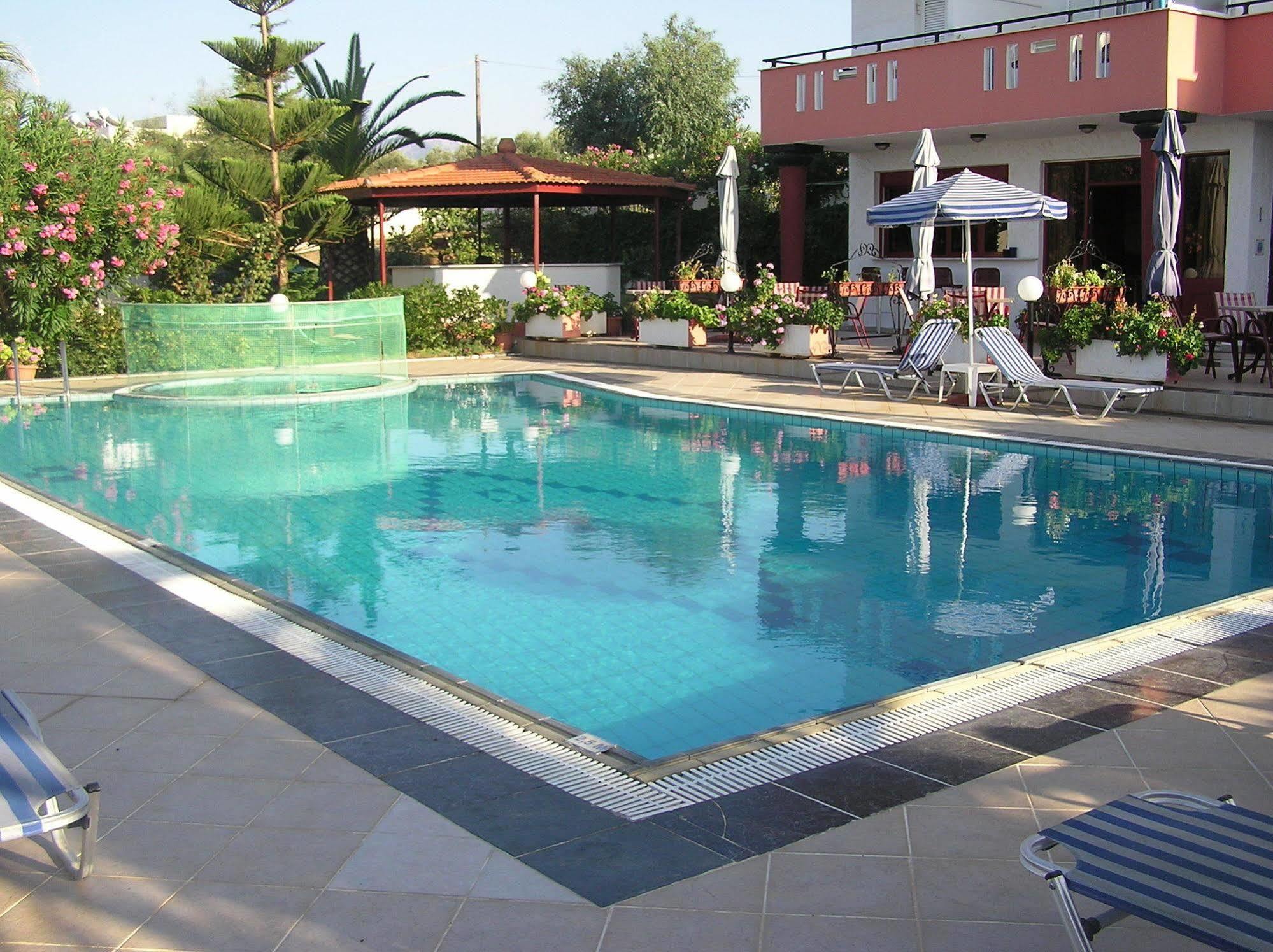 Knossos Aparthotel Panormos  ภายนอก รูปภาพ