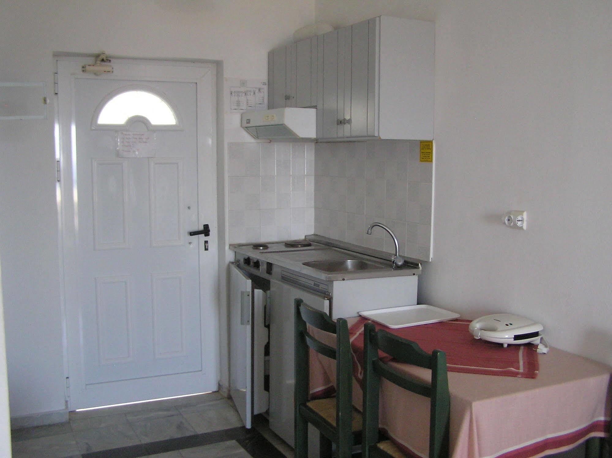 Knossos Aparthotel Panormos  ภายนอก รูปภาพ